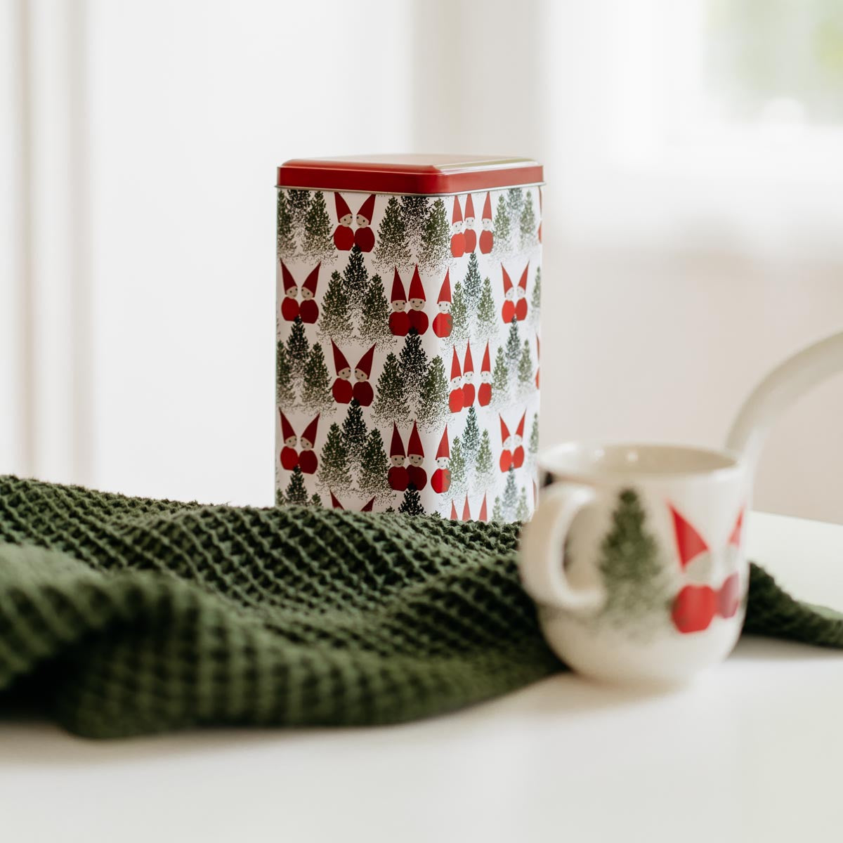 Coffee box, Elves in the Forest, 19 cm, red, white, and green