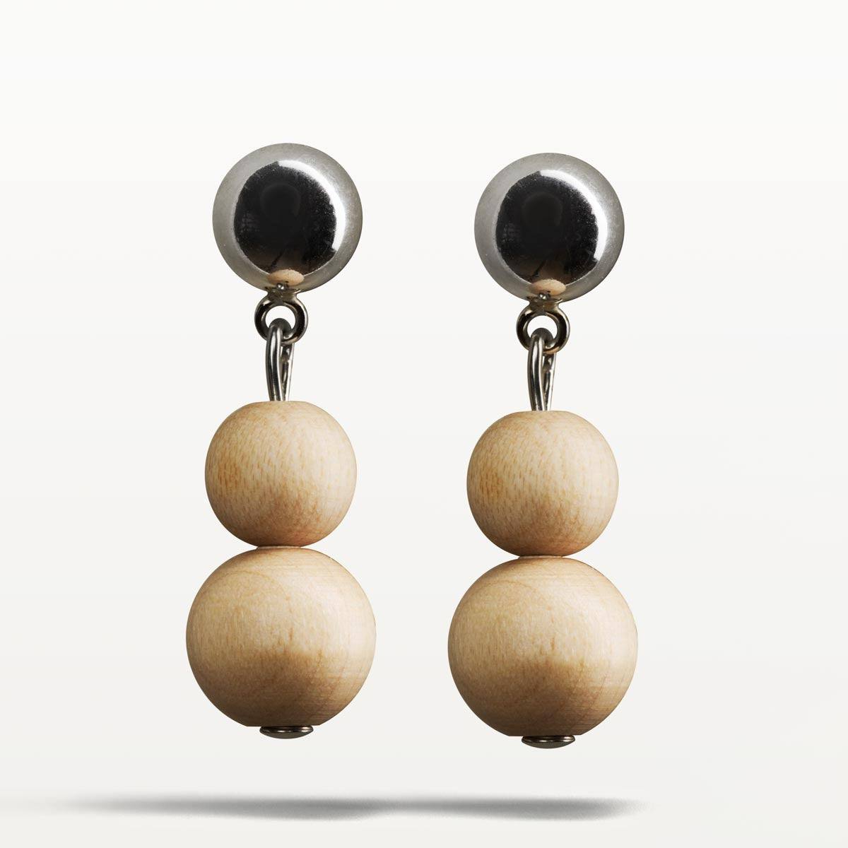 Olos earrings, varnished wood