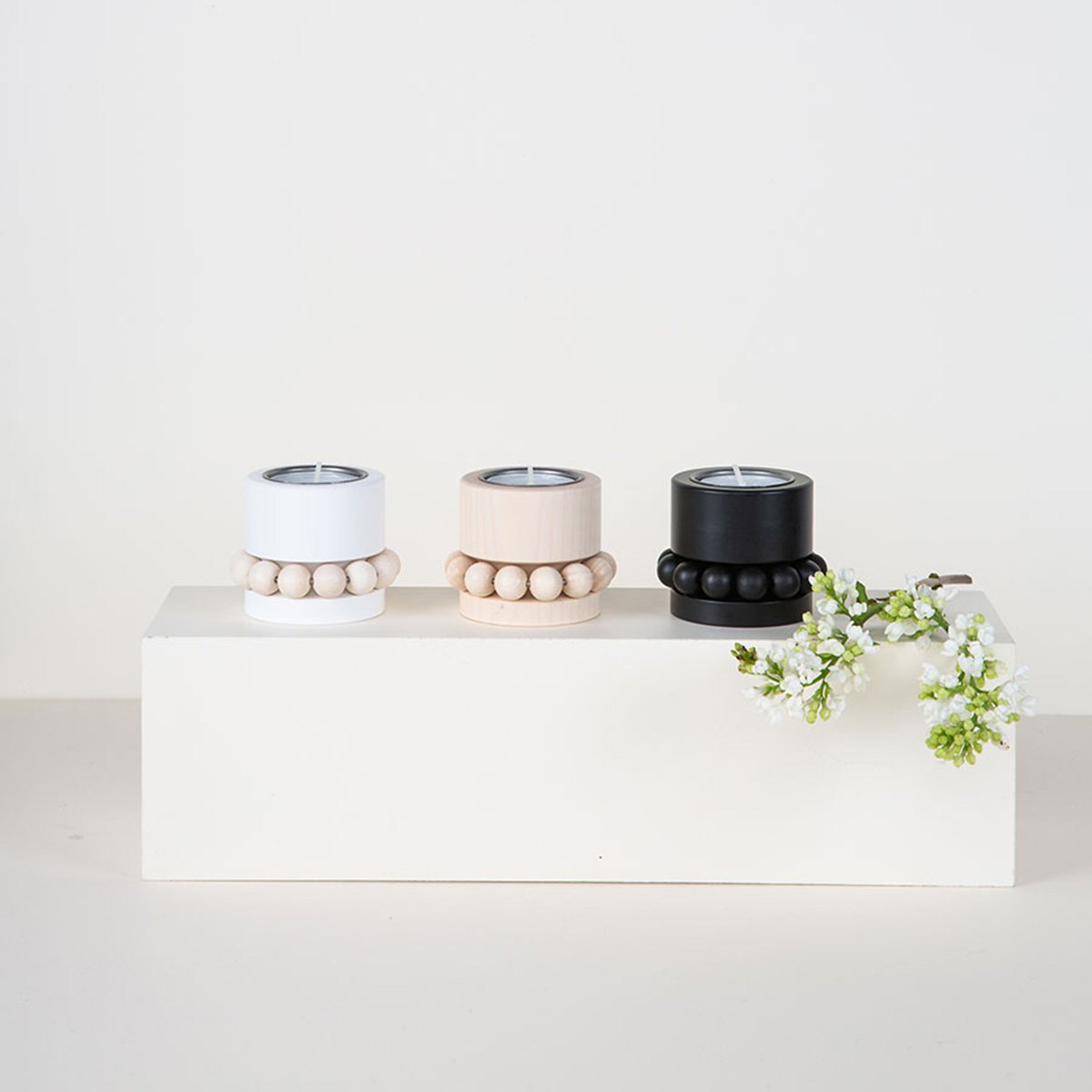 Prinsessa candleholder, varnished wood