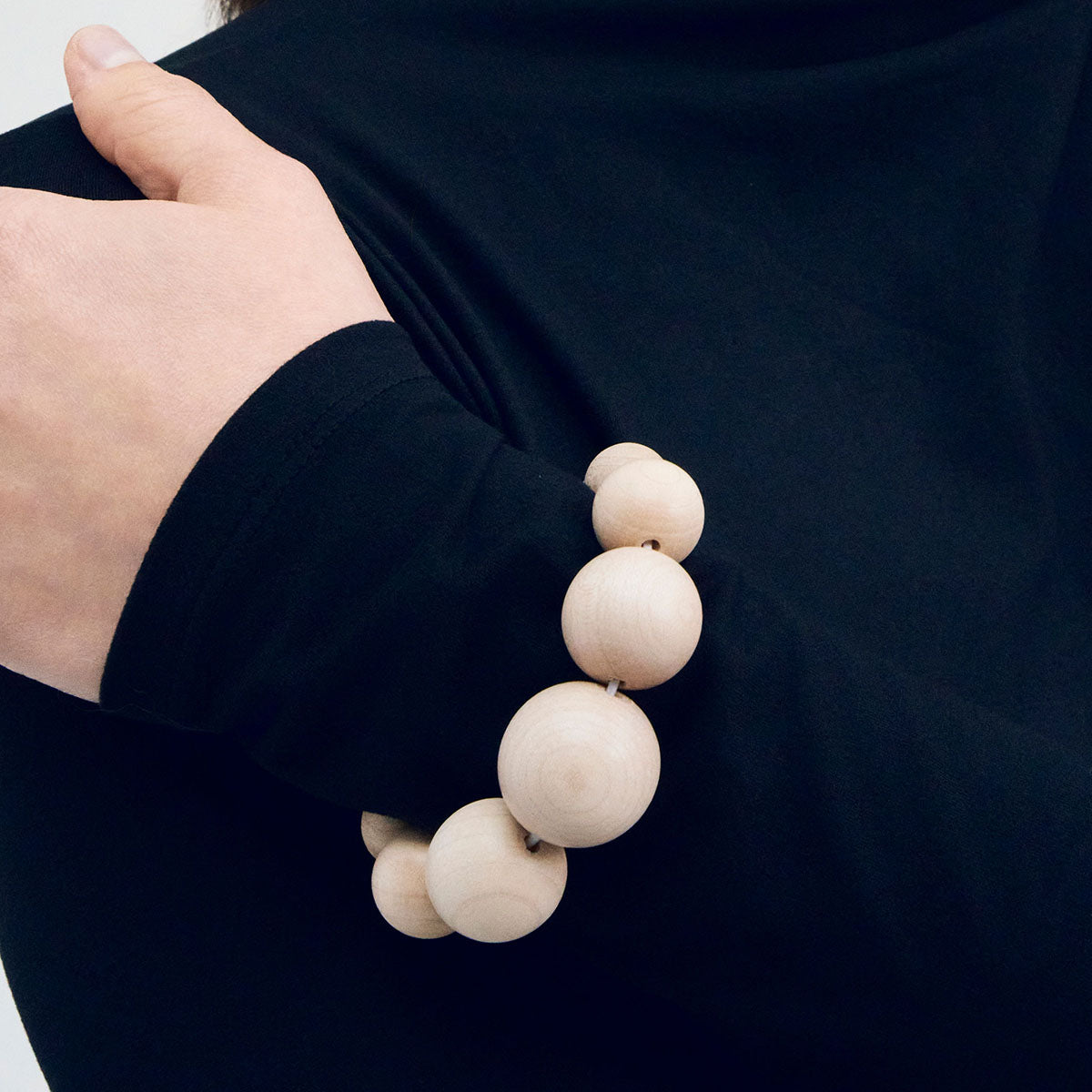 Gaala bracelet, varnished wood