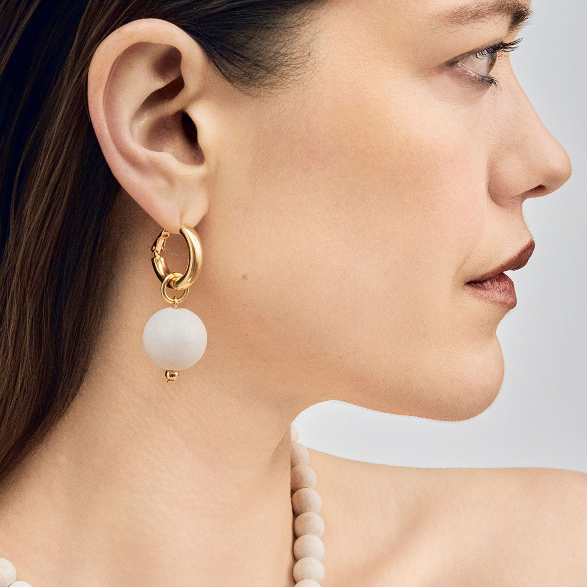 Valma earrings, ecru and gold