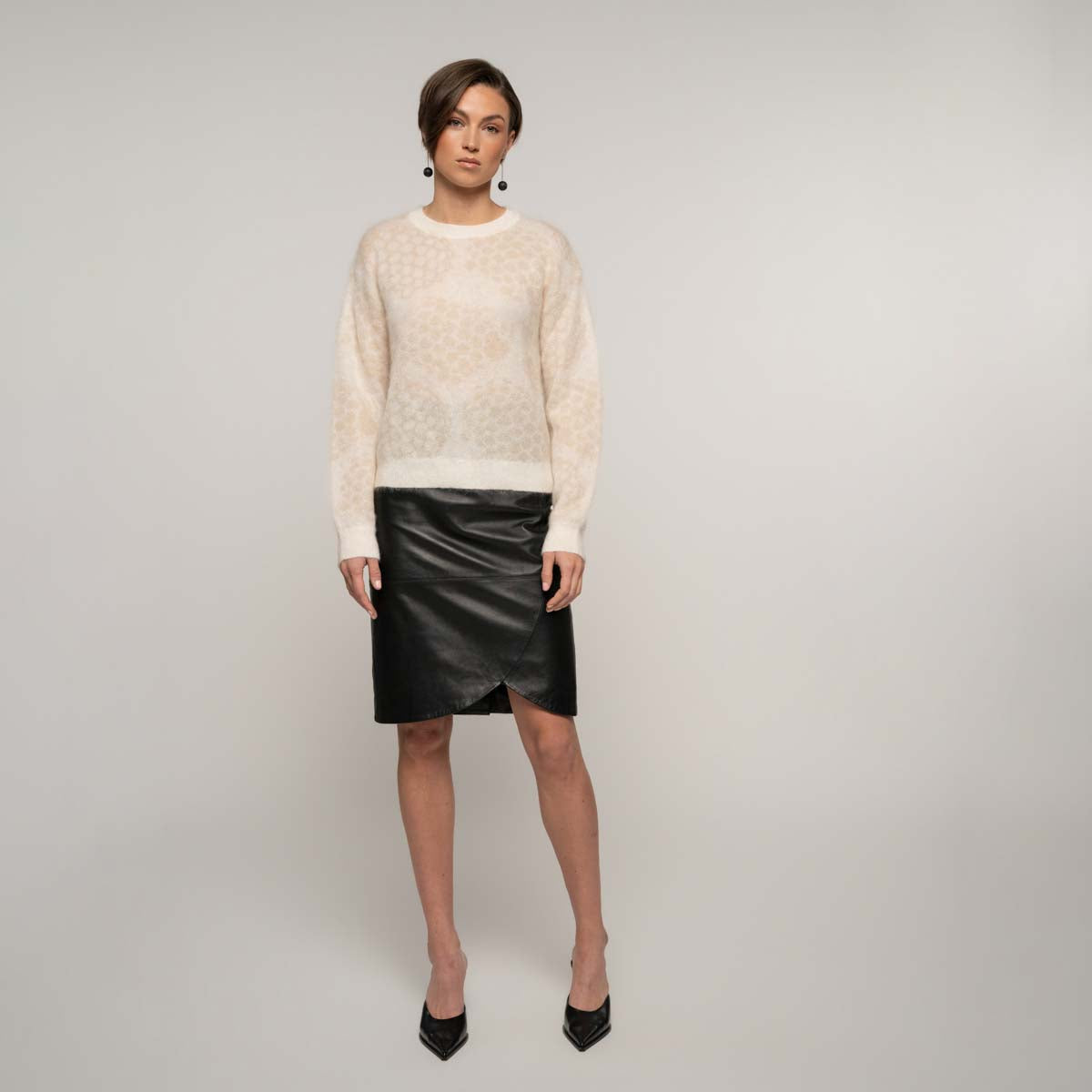 Aami leather skirt, black