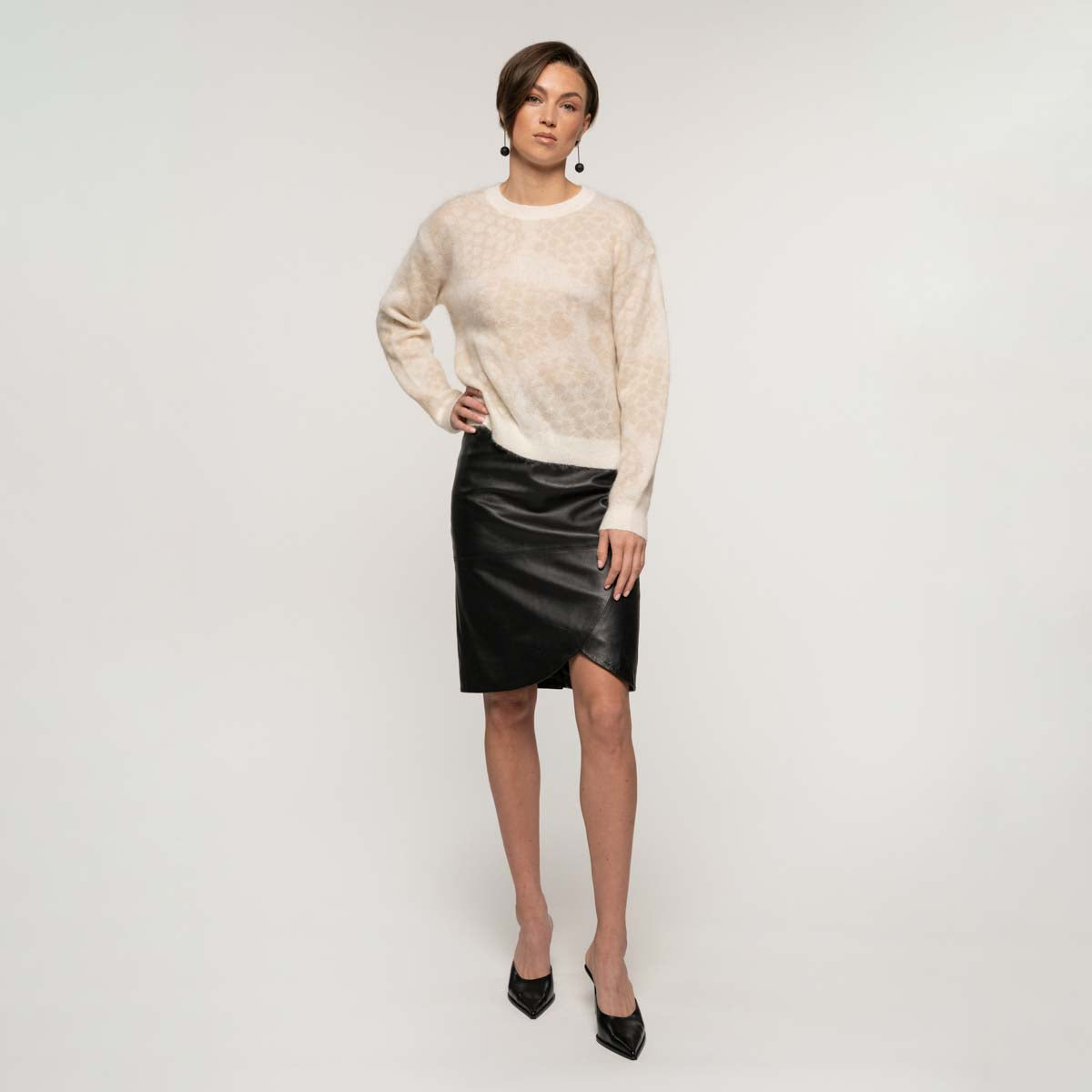 Aami leather skirt, black
