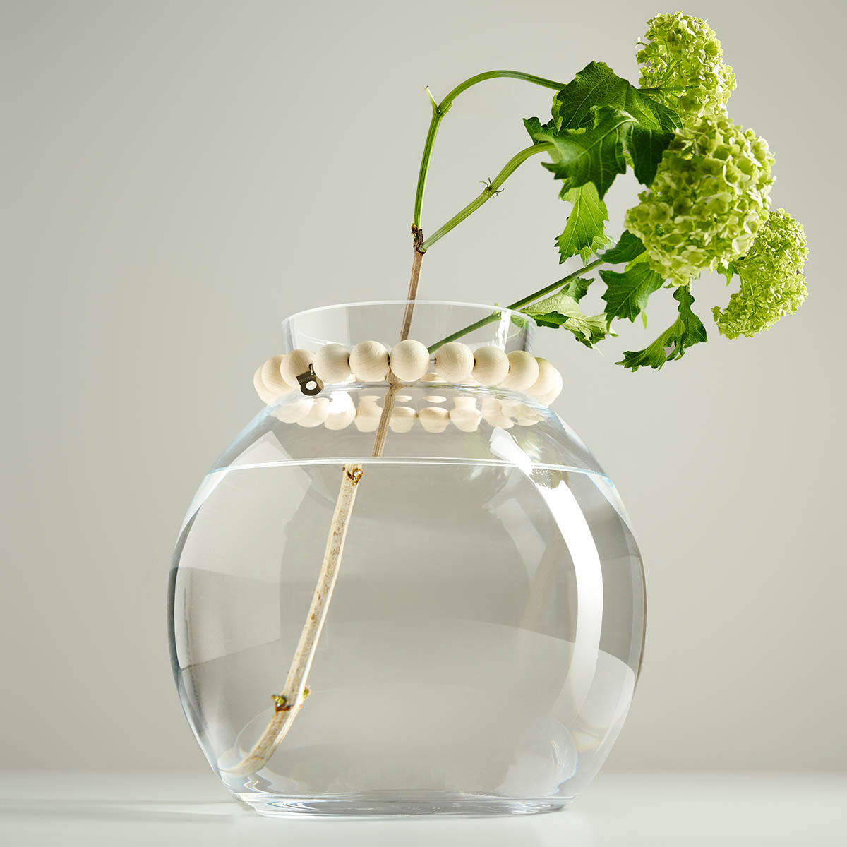 Pore glass vase, 16 cm cm, ecru