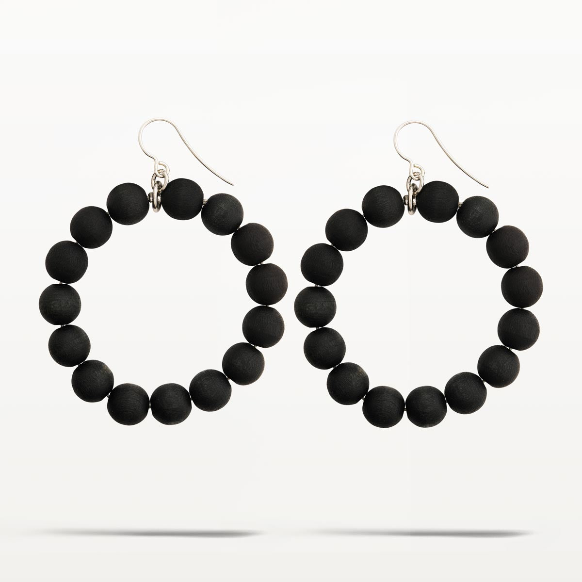 Säde earrings, black