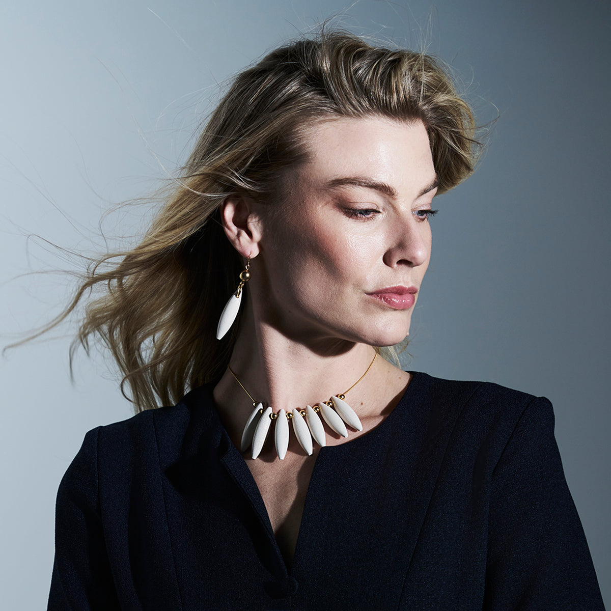 Ronja earrings, ecru and gold