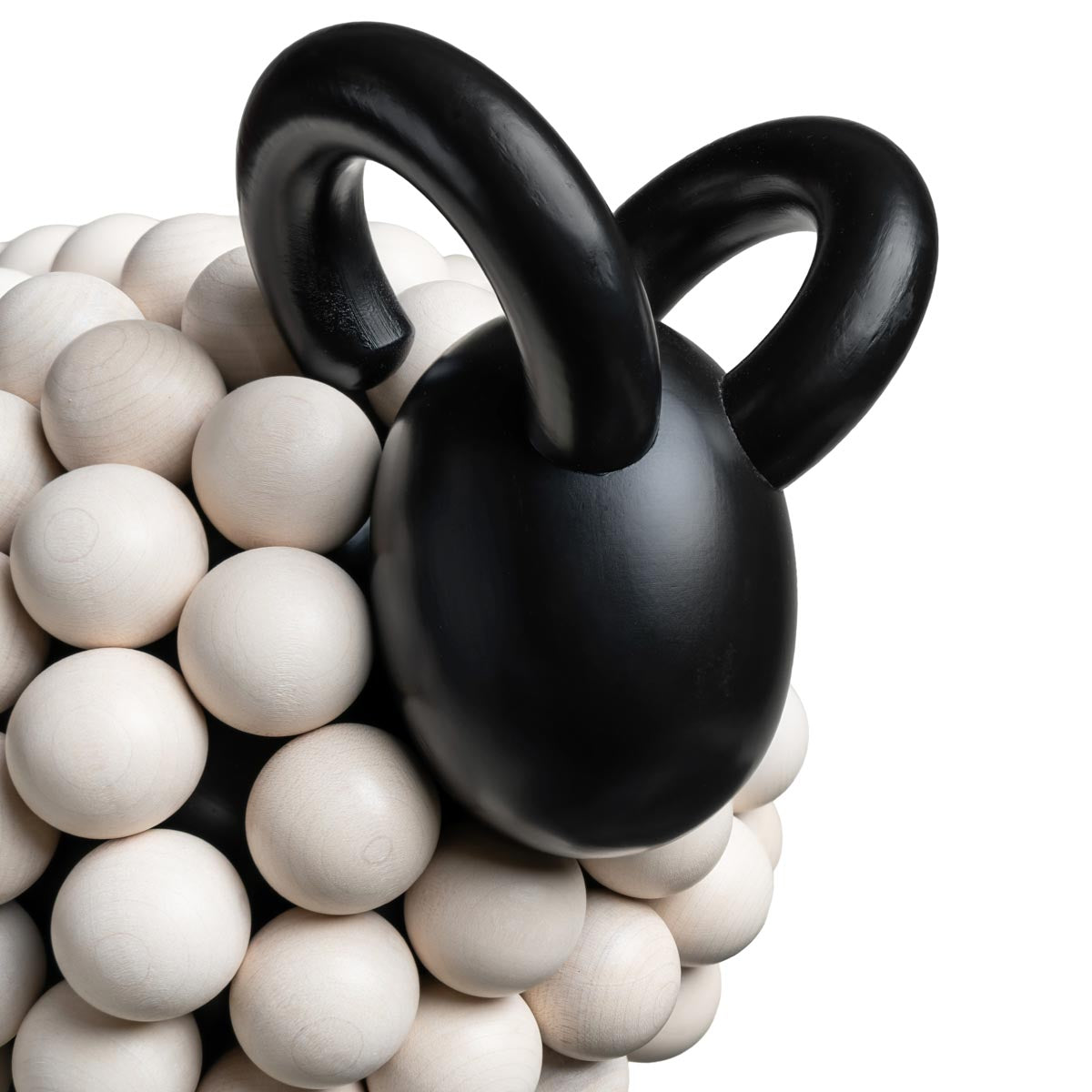 Pässi figurine, black and white