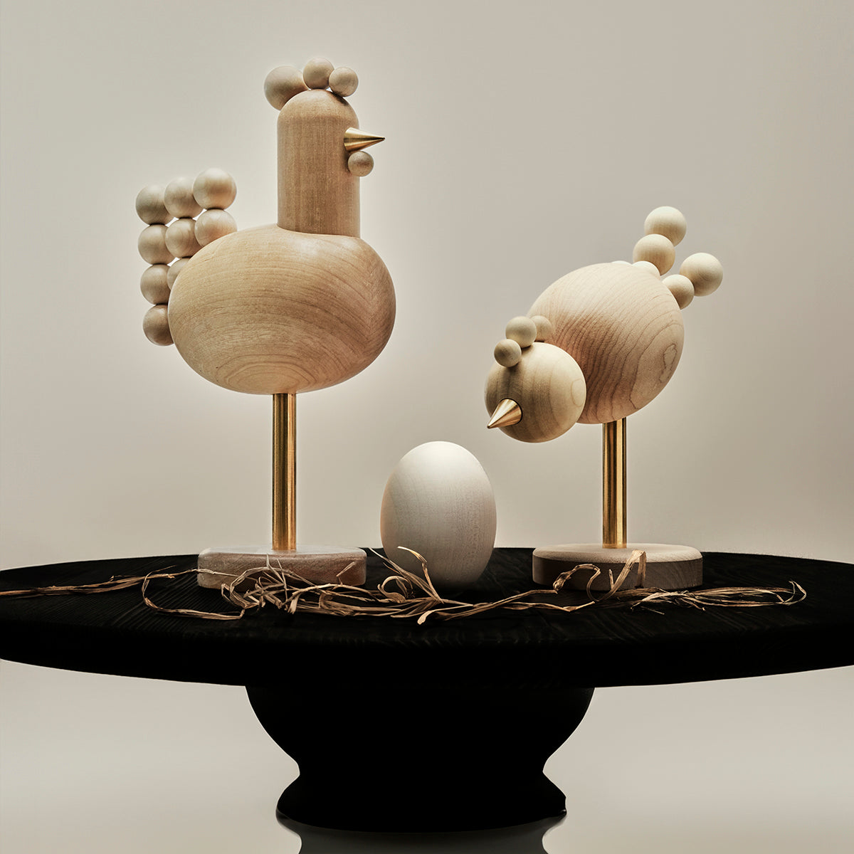 Hen sculpture, 20 cm, varnished wood