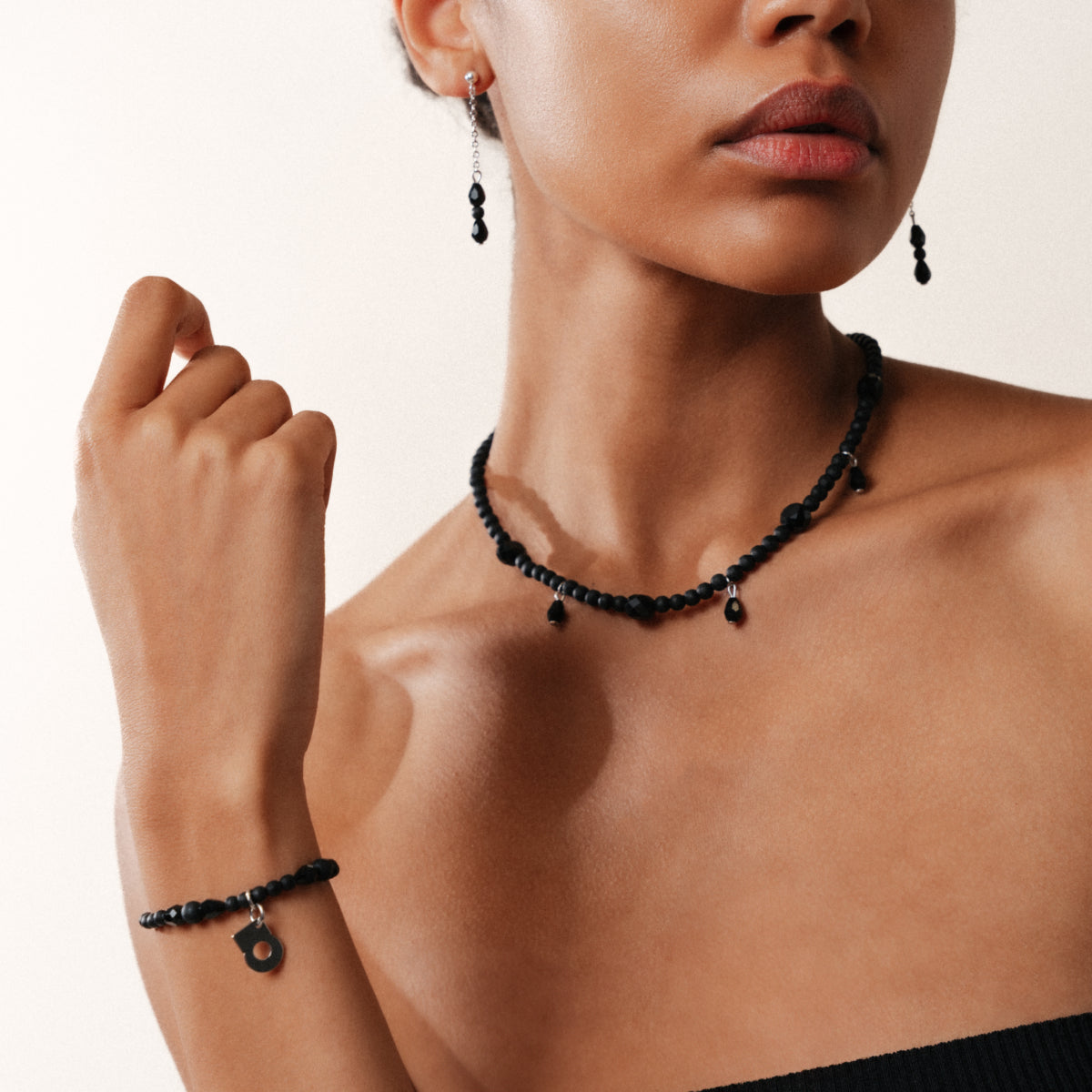 Sade necklace, black