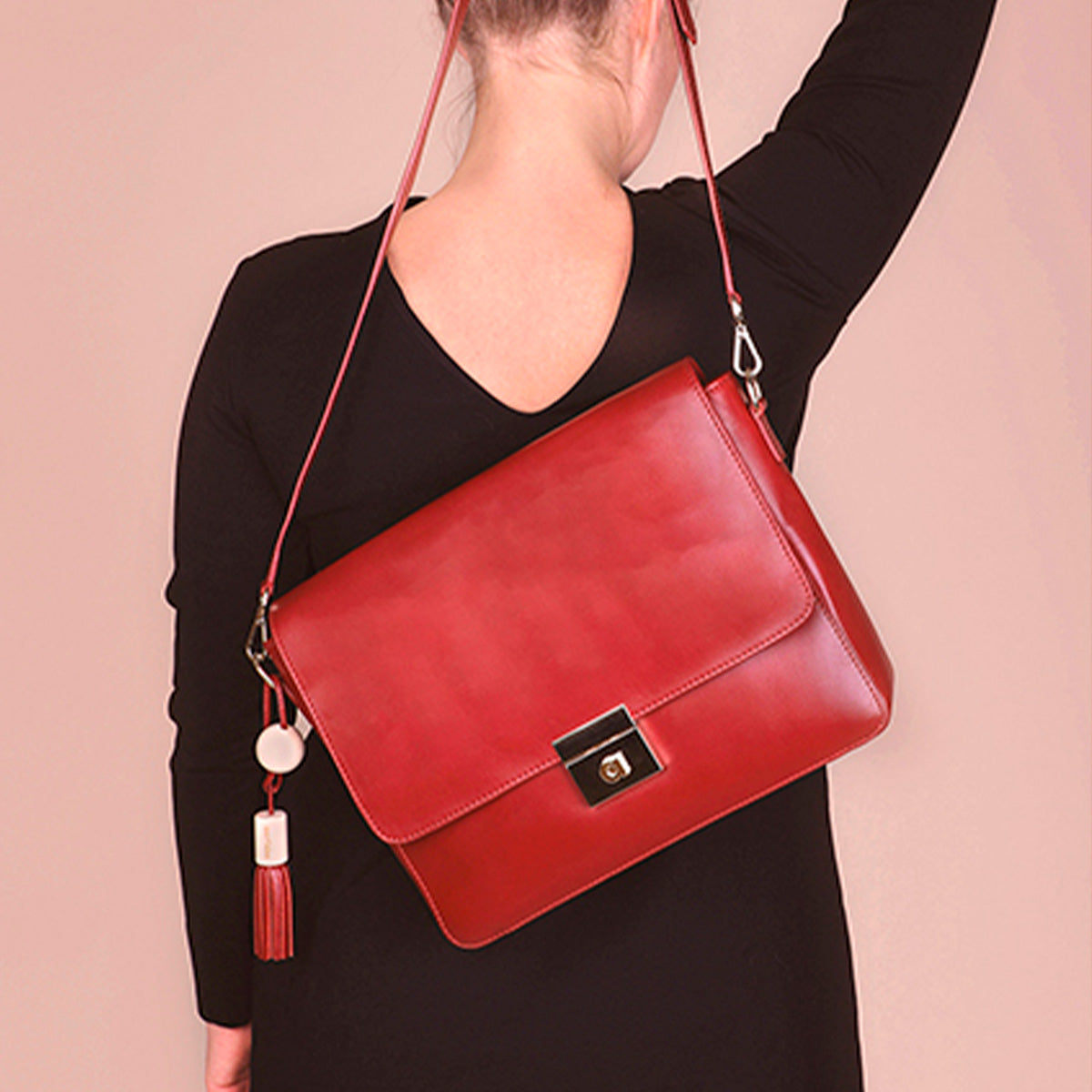 Helle shoulder bag wine red